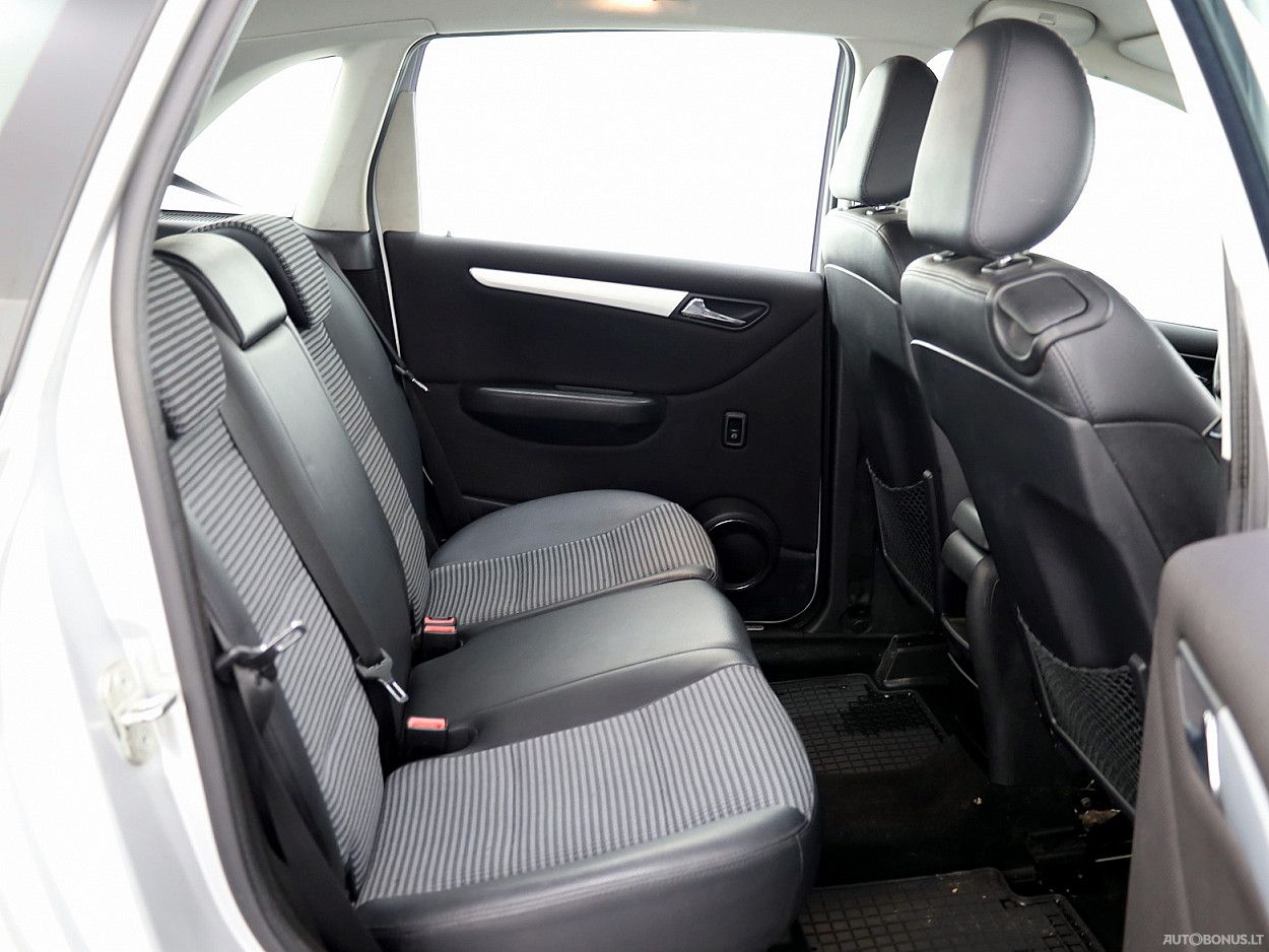 Mercedes-Benz B180 | 6