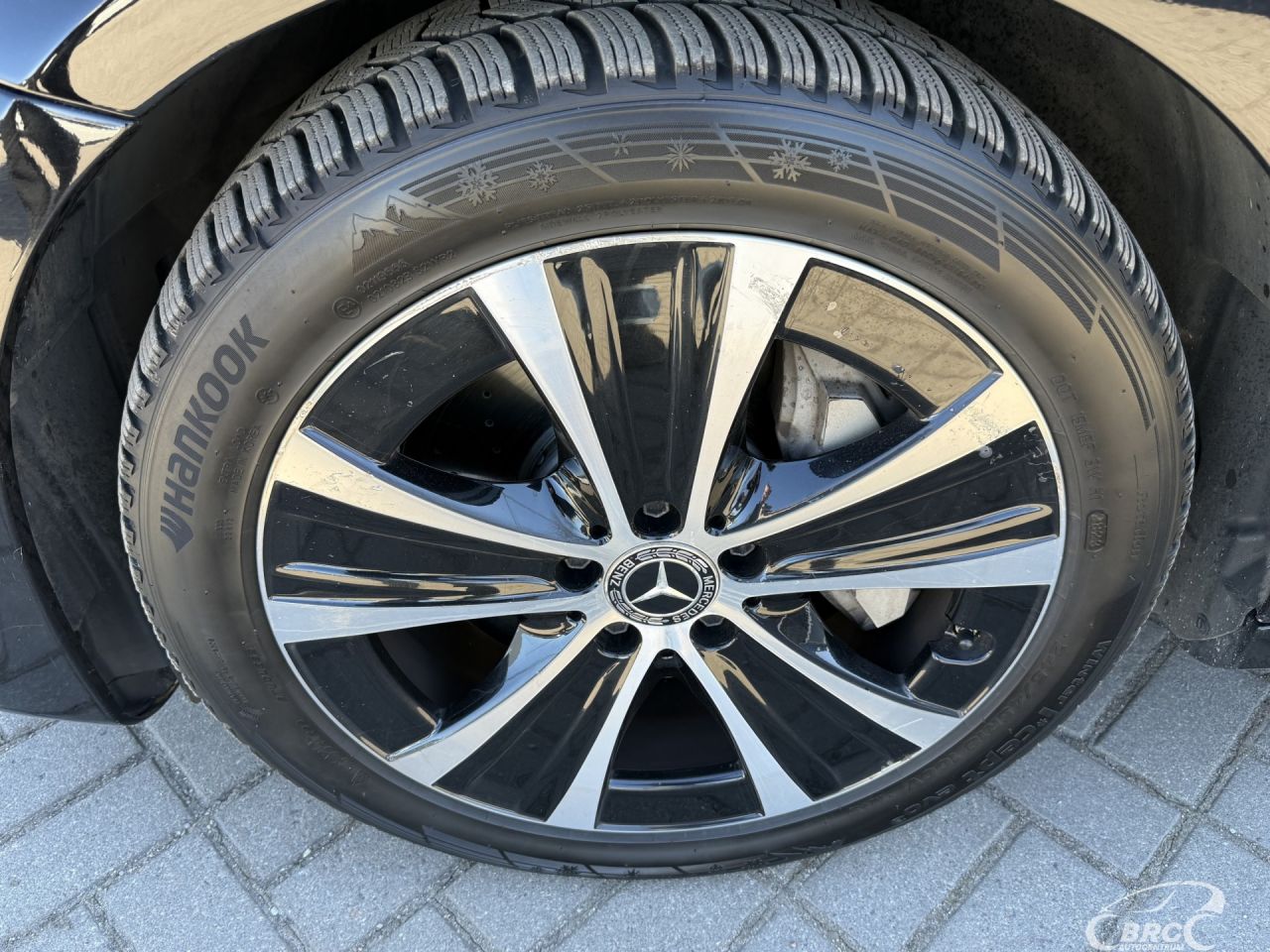 Mercedes-Benz E300 | 48