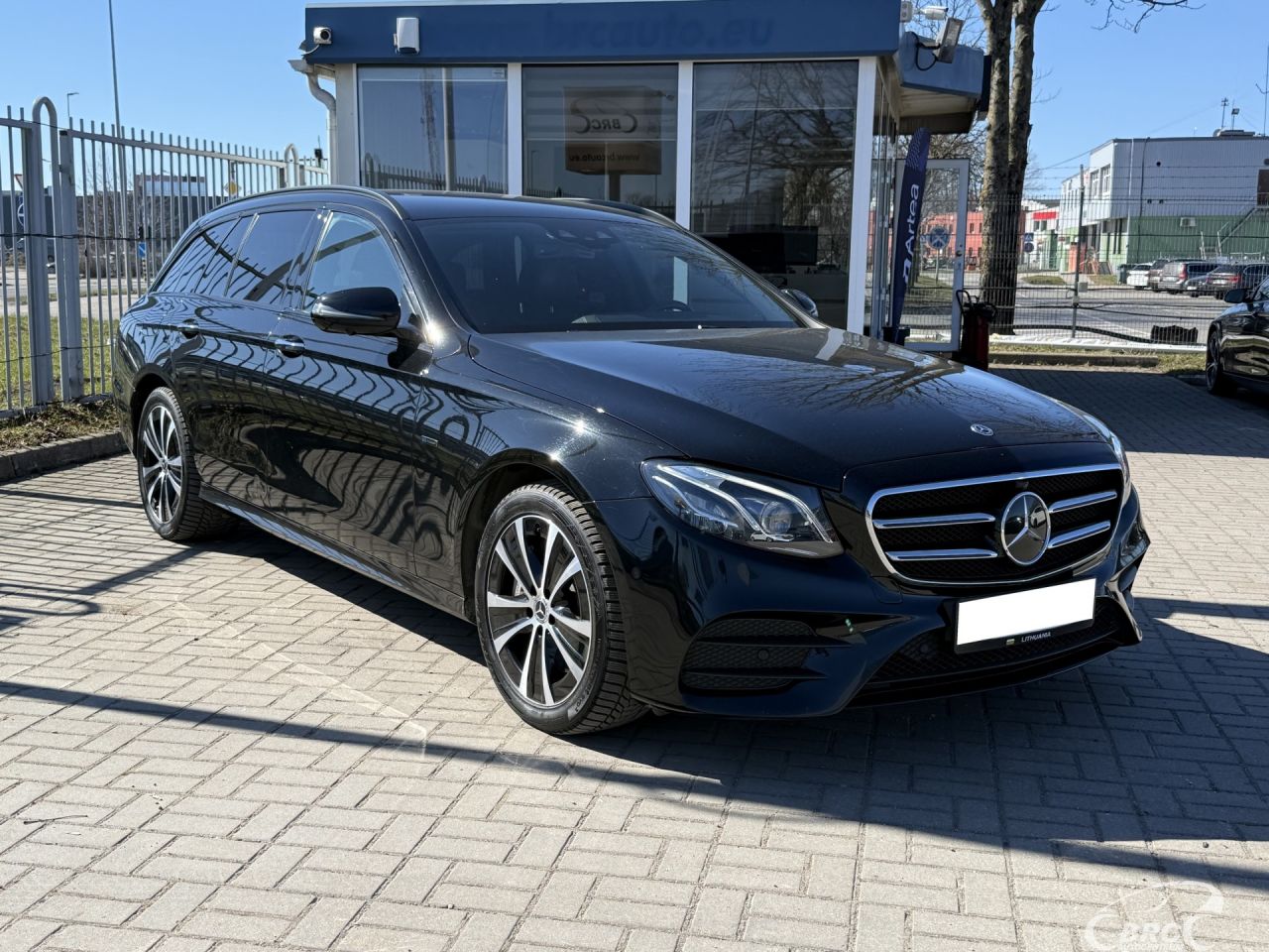 Mercedes-Benz E300 | 44