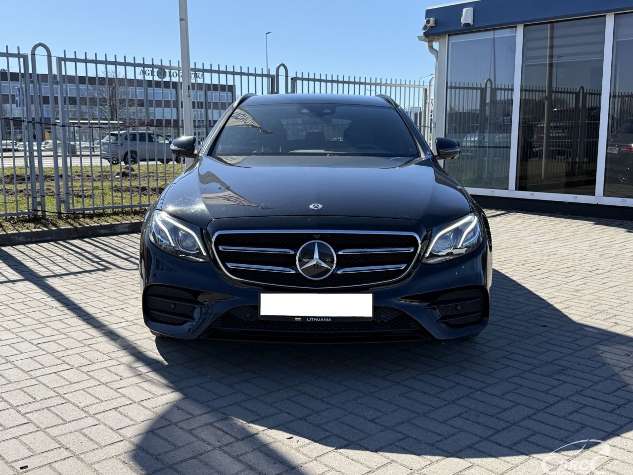 Mercedes-Benz E300 | 45