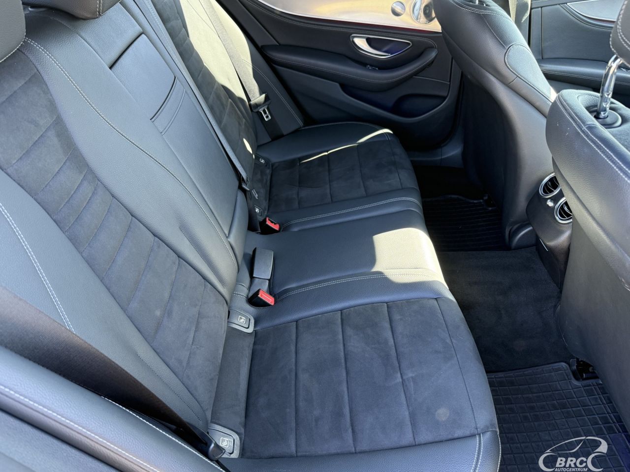 Mercedes-Benz E300 | 8