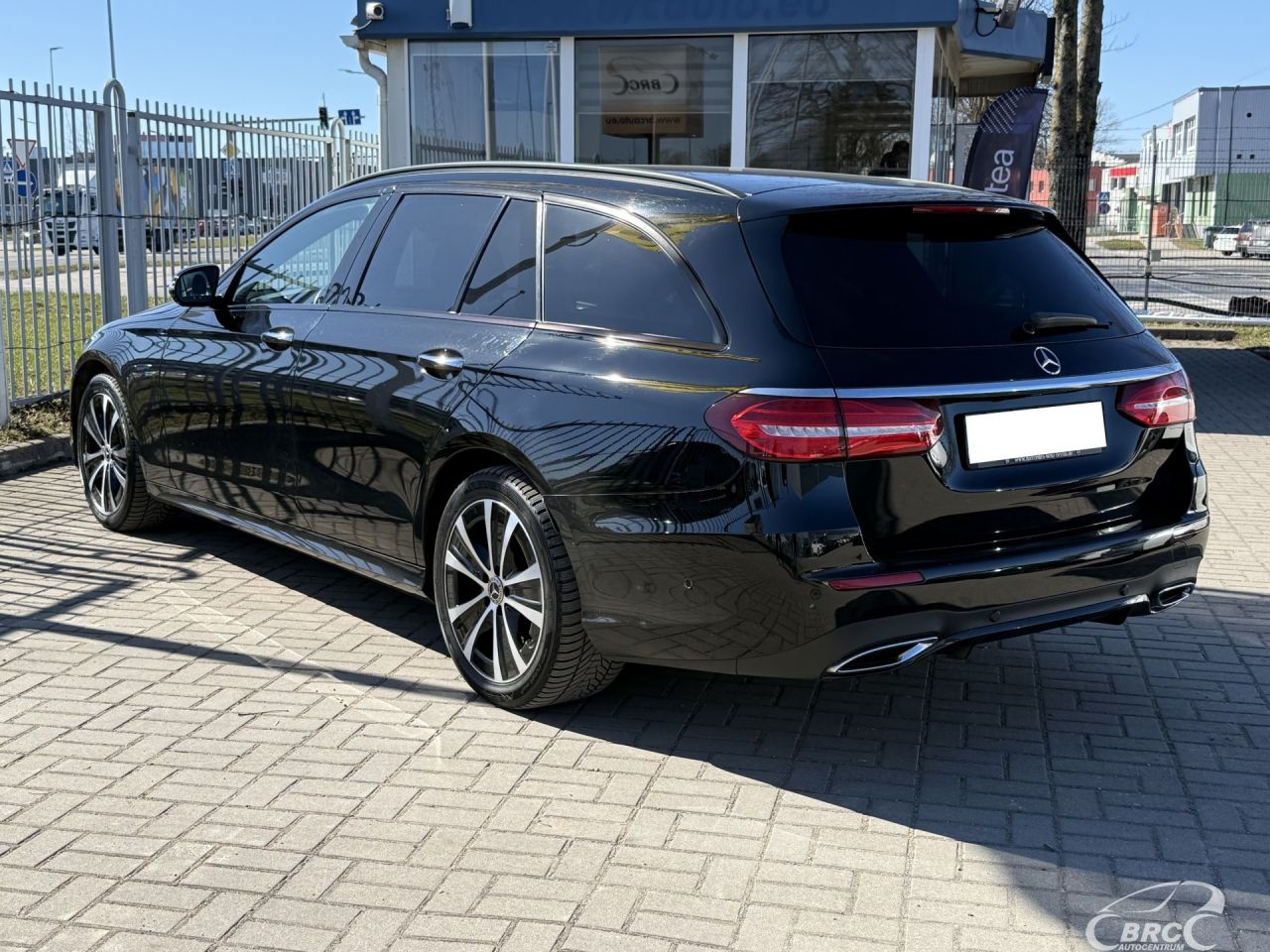 Mercedes-Benz E300 | 47