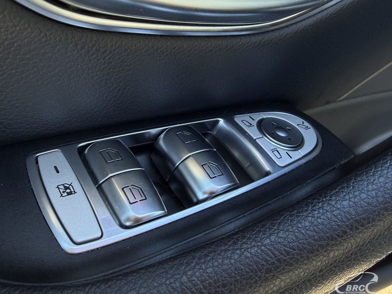 Mercedes-Benz E300 | 16