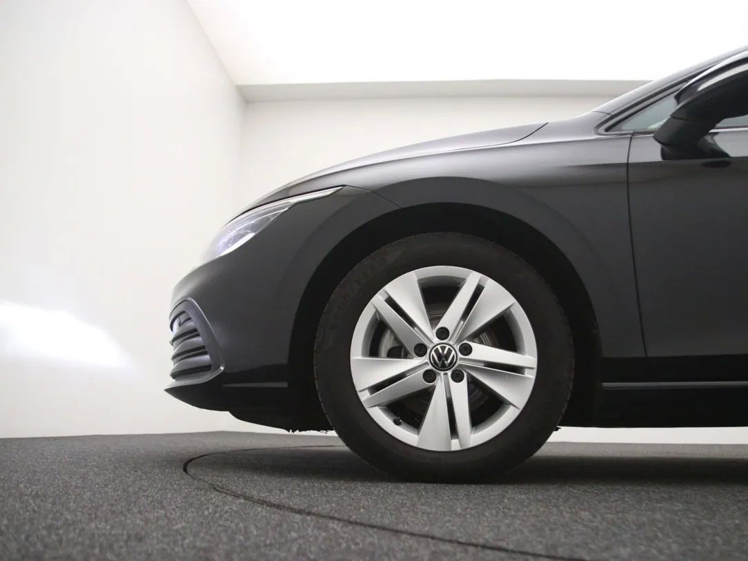 Volkswagen Golf | 27