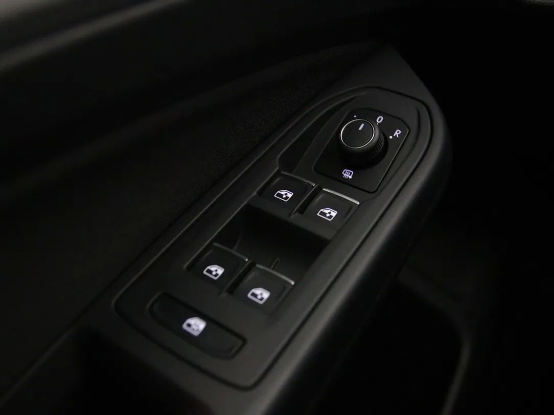 Volkswagen Golf | 25