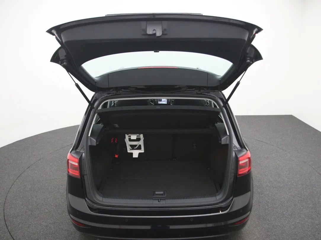 Volkswagen Golf | 27