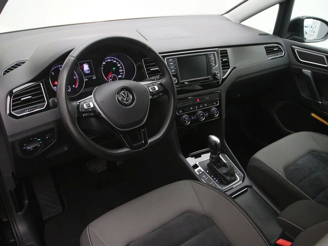 Volkswagen Golf | 14