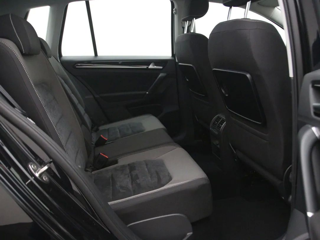 Volkswagen Golf | 13