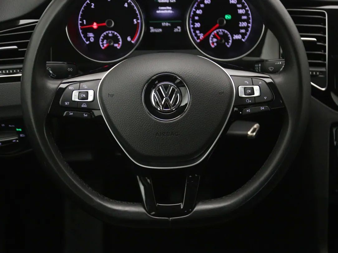 Volkswagen Golf | 16