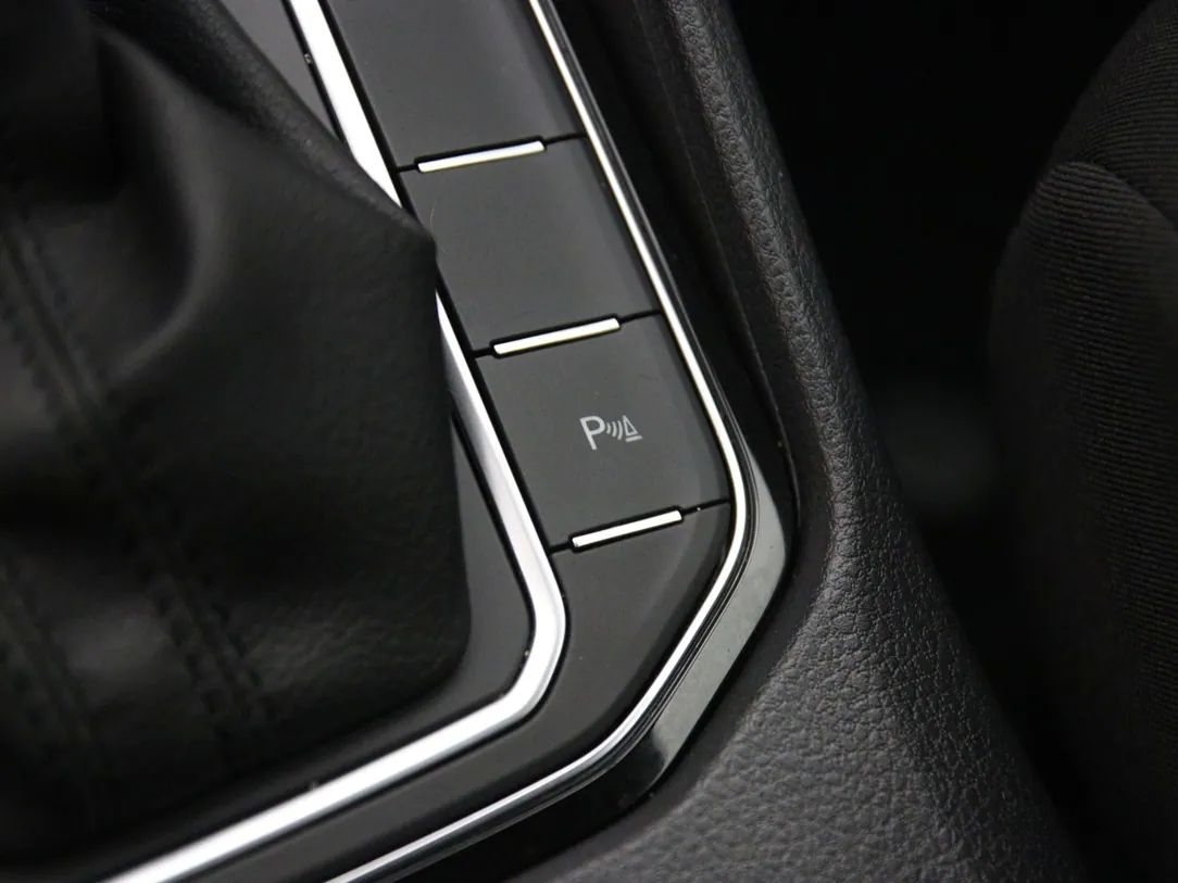 Volkswagen Golf | 26