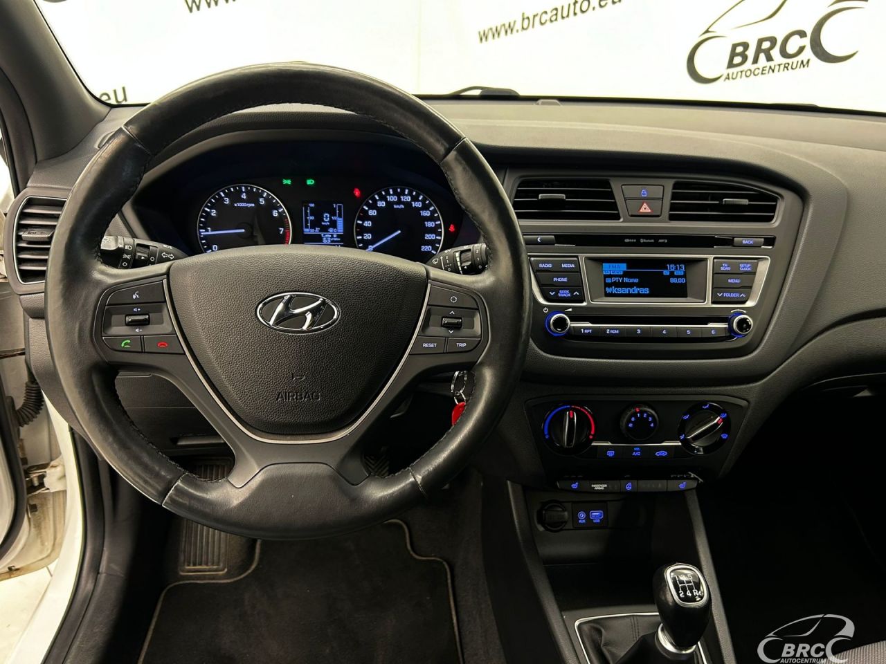 Hyundai i20 | 10