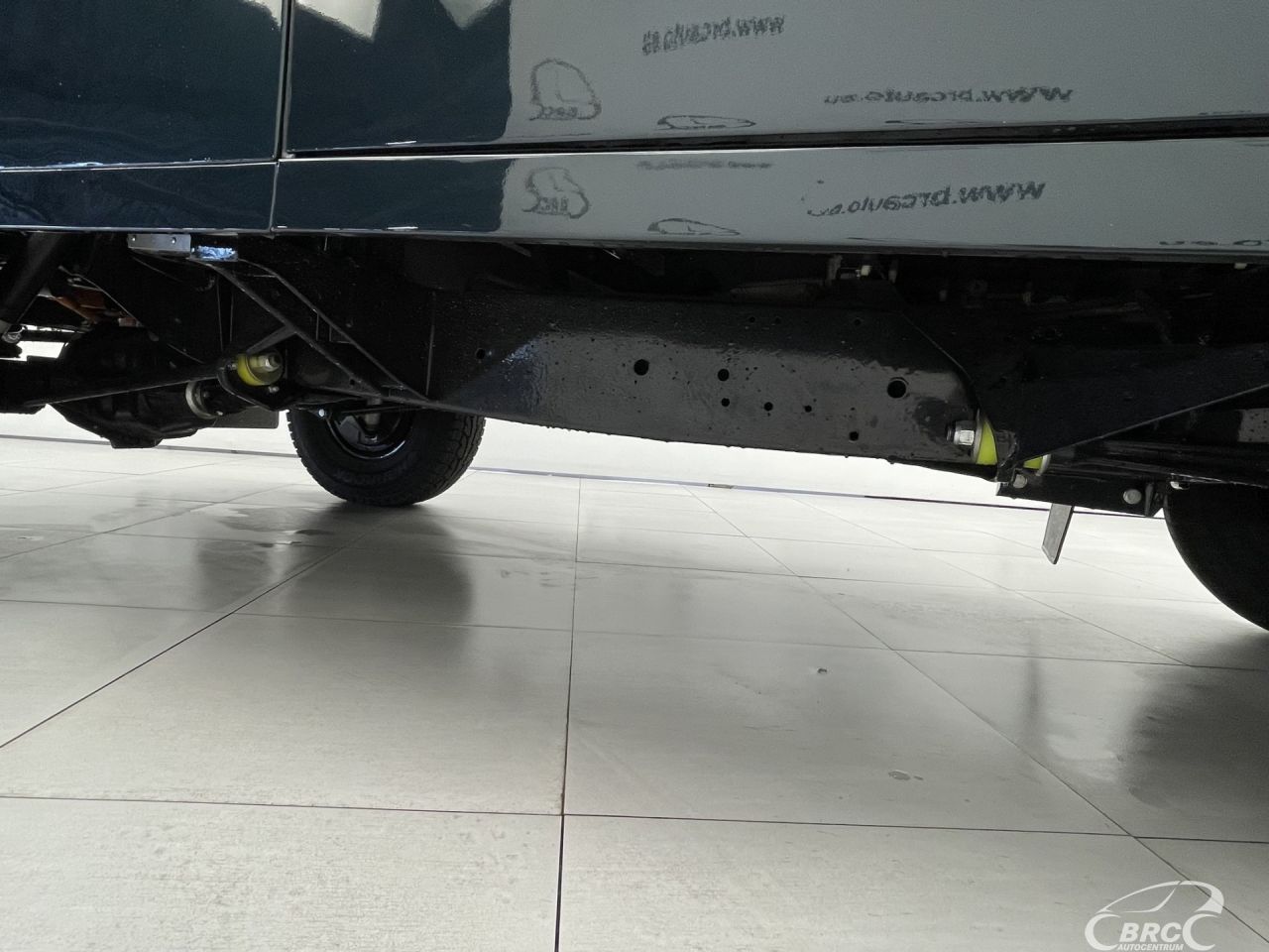 Land Rover Defender | 41