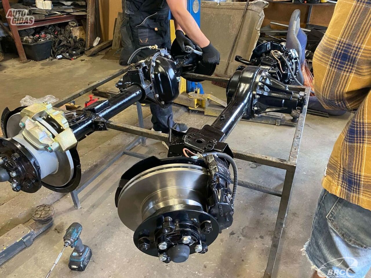 Land Rover Defender | 49