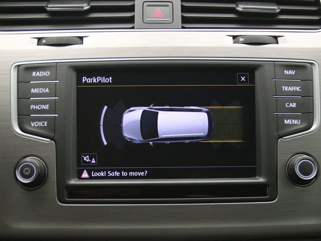 Volkswagen Golf | 24