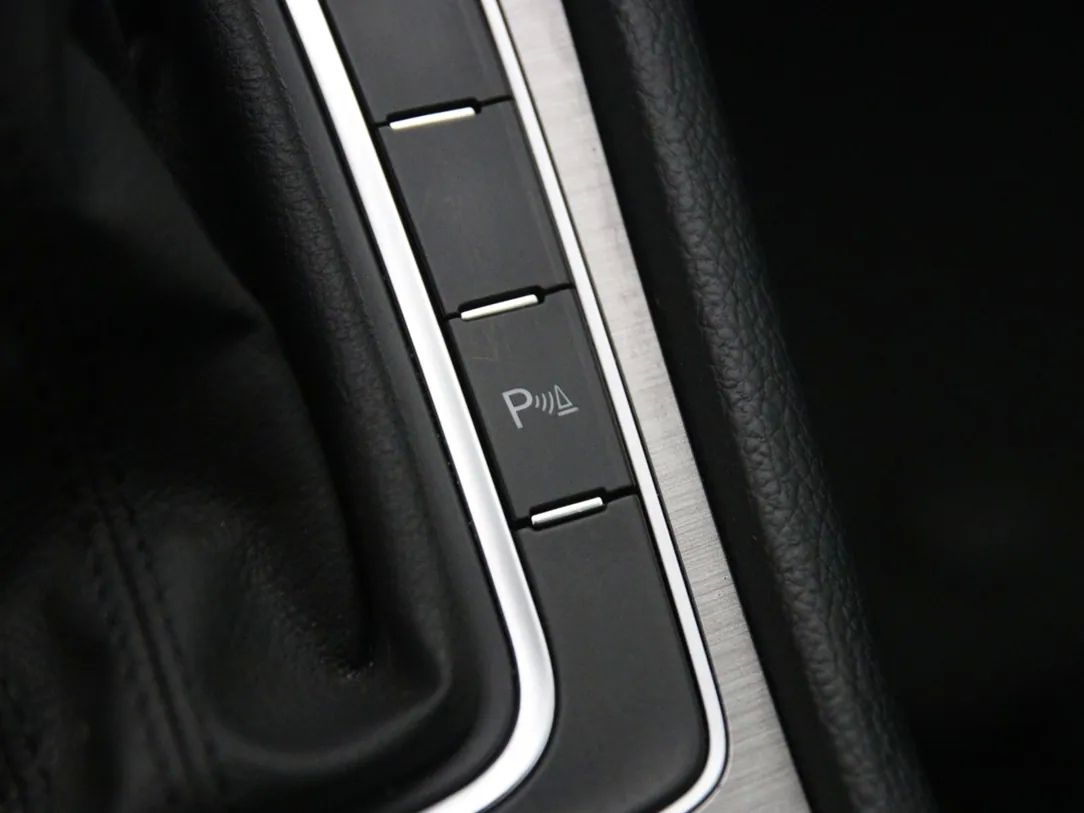 Volkswagen Golf | 28