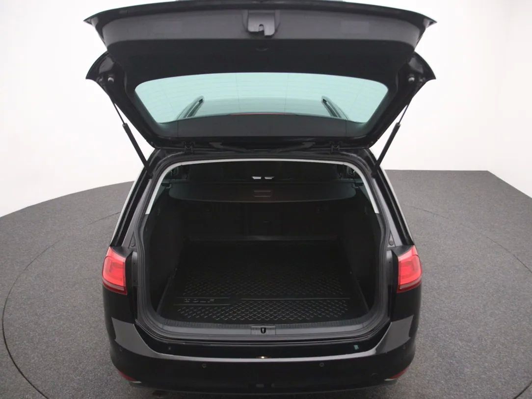 Volkswagen Golf | 30