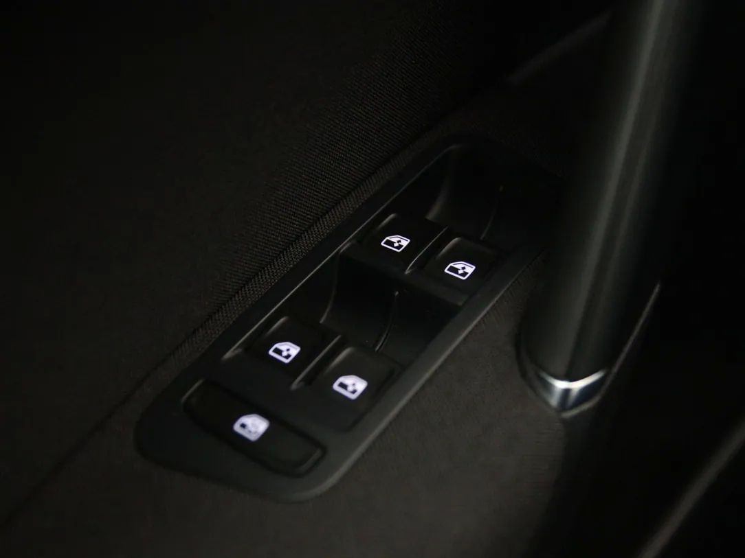 Volkswagen Golf | 25