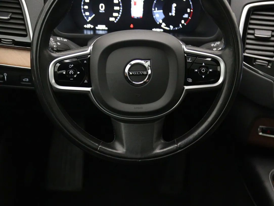 Volvo XC90 | 18