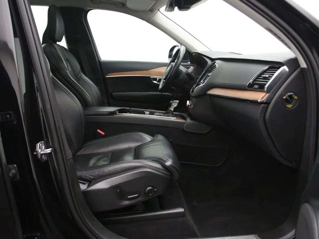 Volvo XC90 | 13