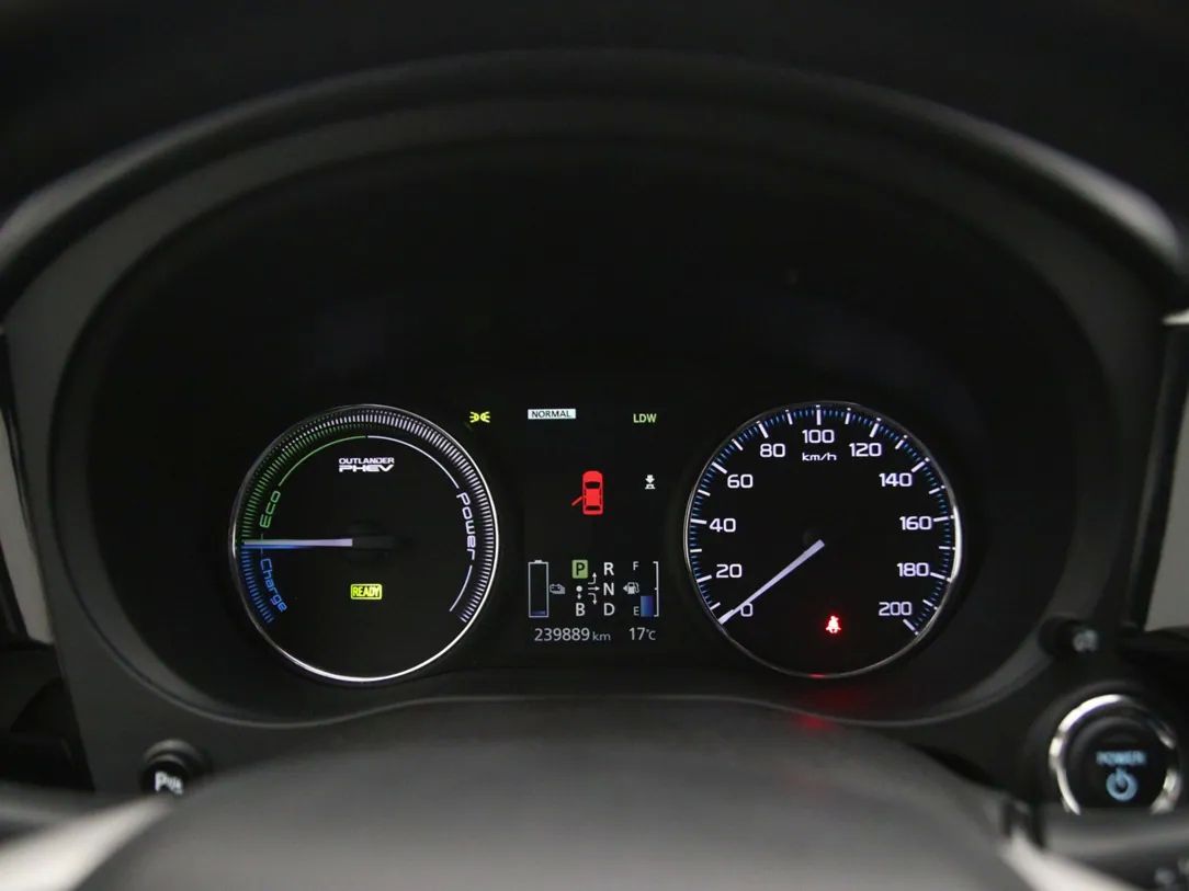 Mitsubishi Outlander | 18