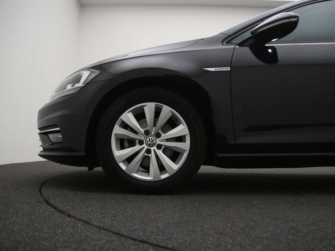 Volkswagen Golf | 26