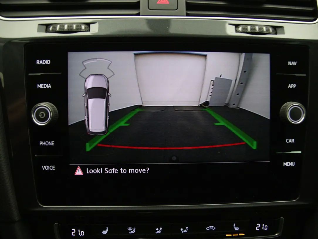 Volkswagen Golf | 23