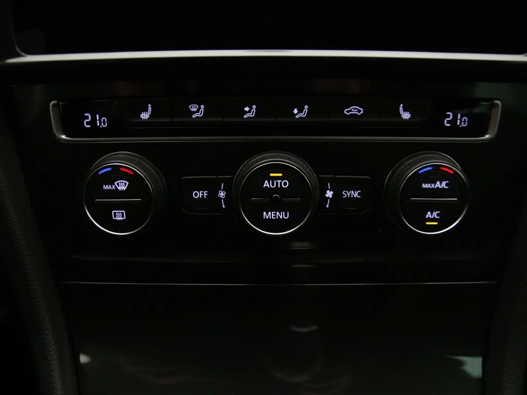 Volkswagen Golf | 19