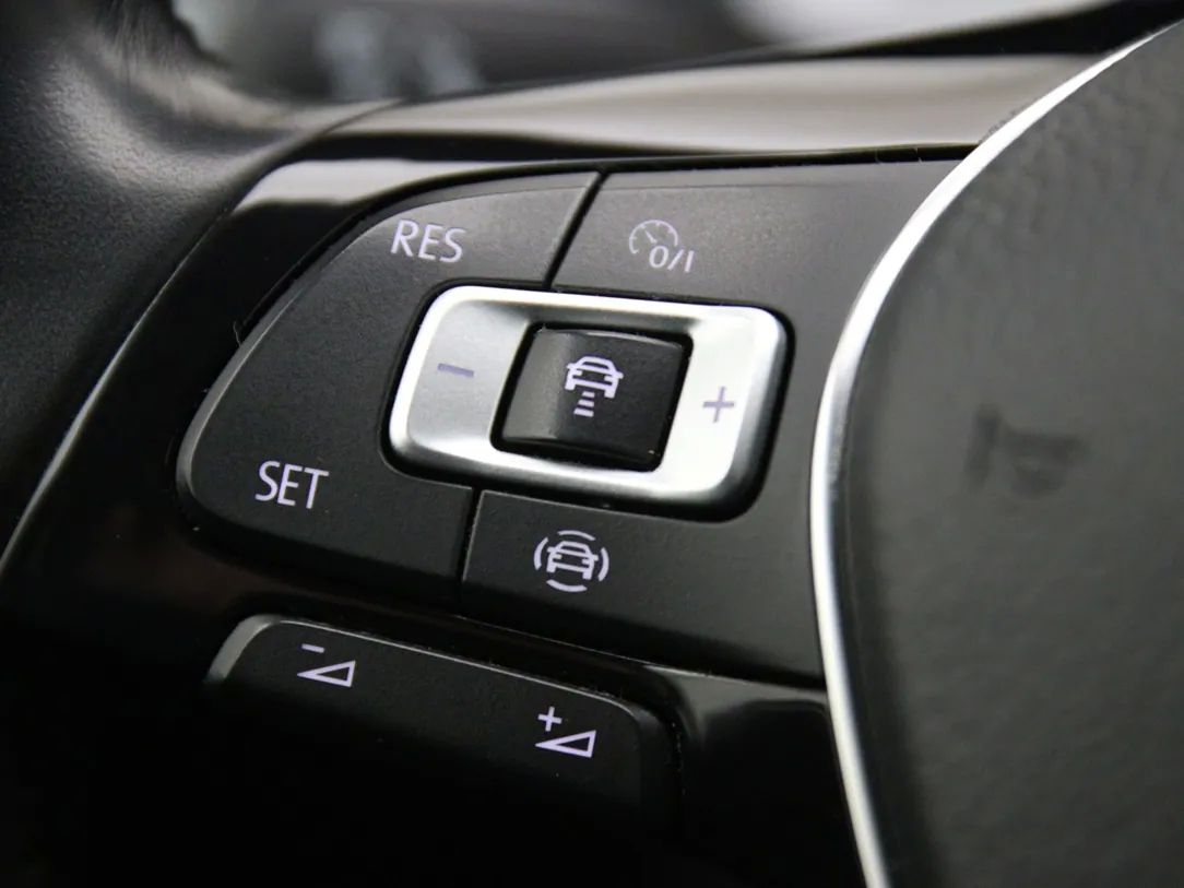 Volkswagen Golf | 29