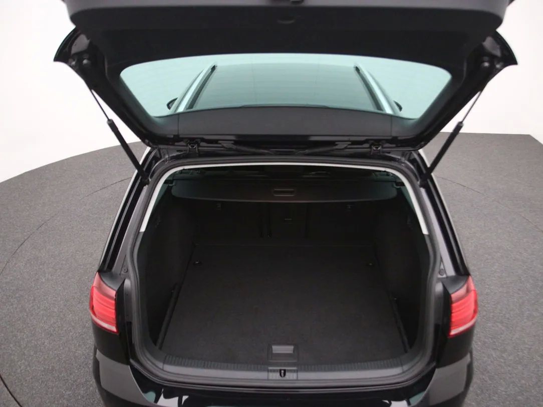 Volkswagen Golf | 32