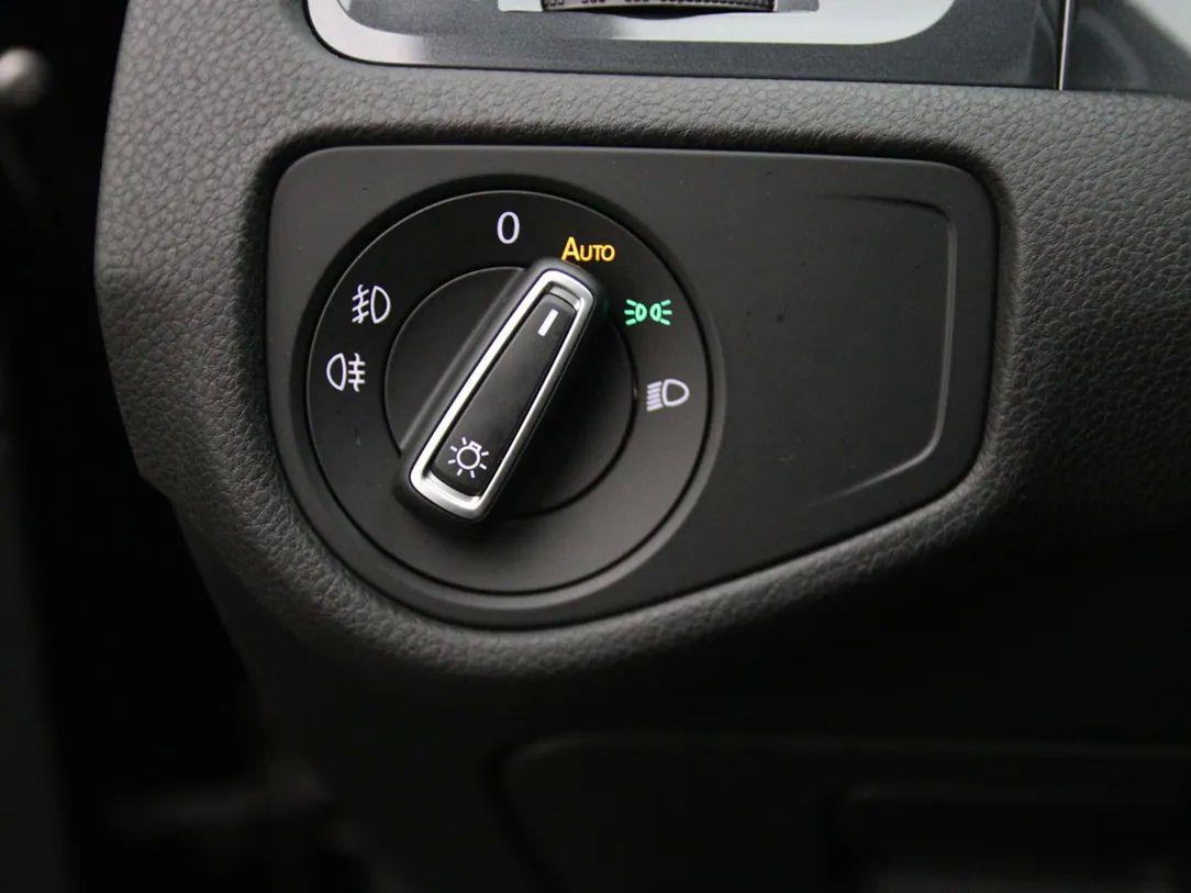 Volkswagen Golf | 25