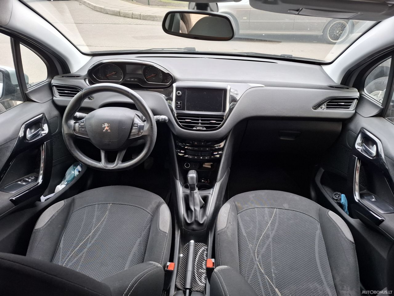 Peugeot 208 | 11