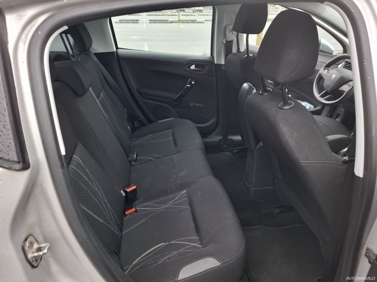 Peugeot 208 | 8