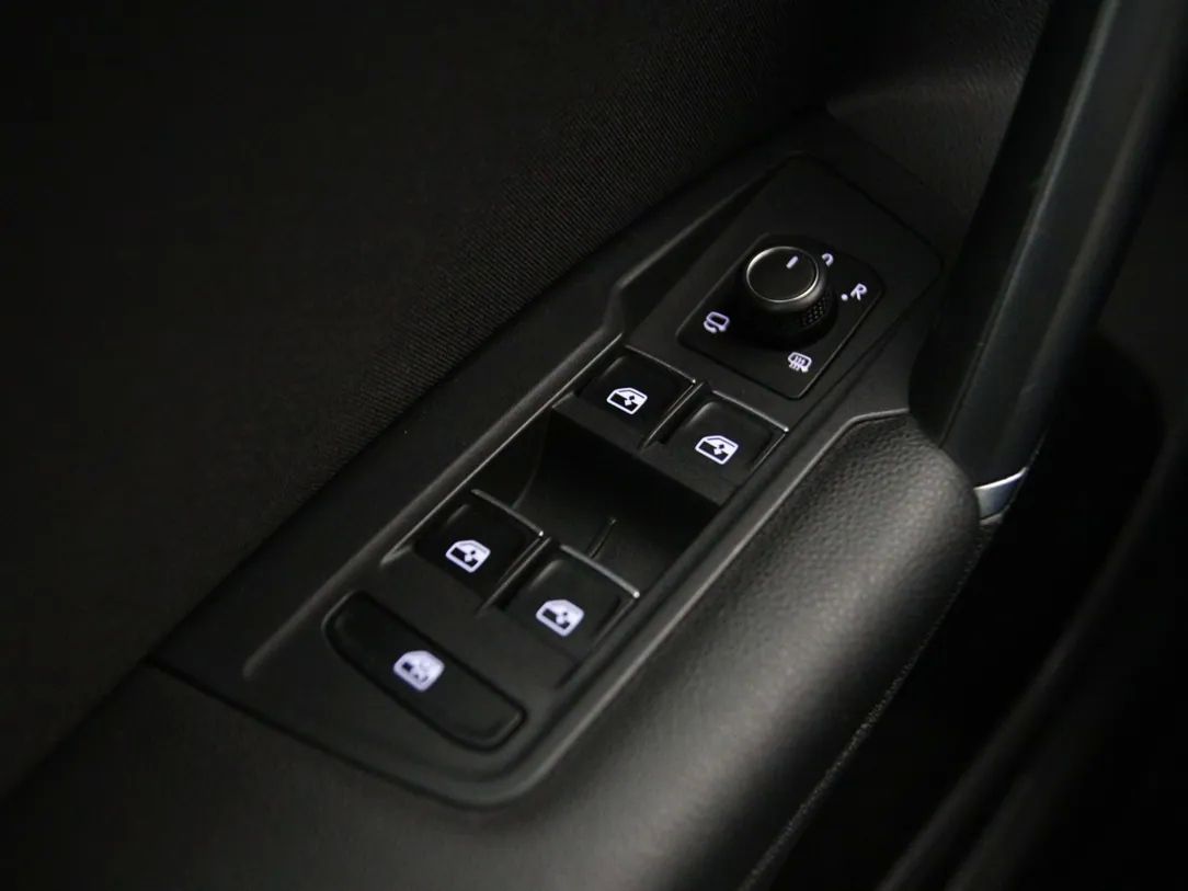 Volkswagen Tiguan | 24