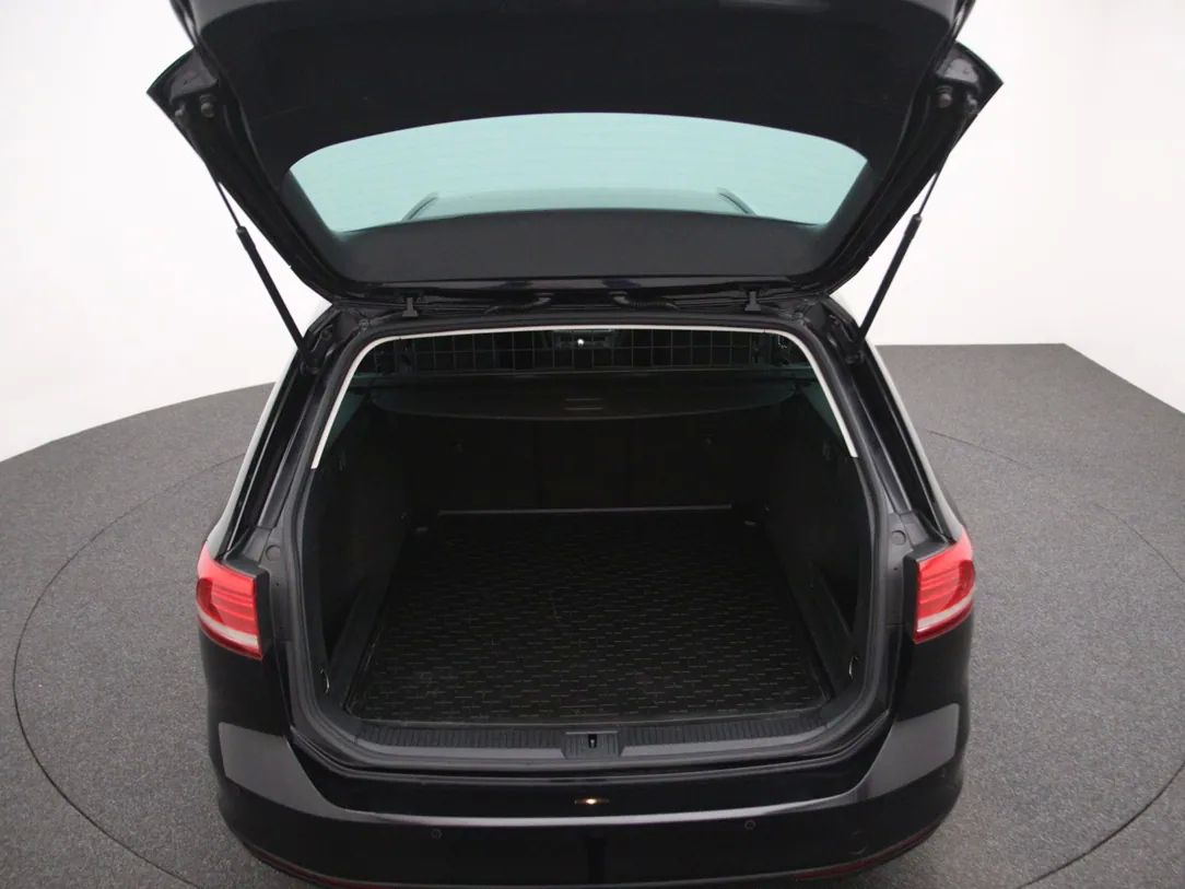 Volkswagen Passat | 35