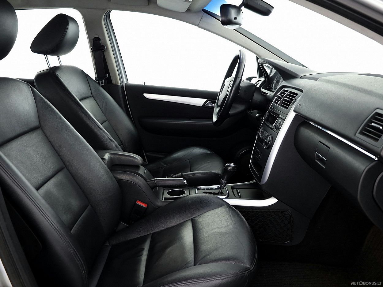 Mercedes-Benz B200 | 5