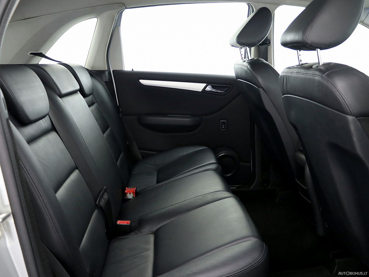 Mercedes-Benz B200 | 6