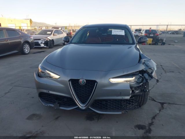 Alfa Romeo Giulia | 11