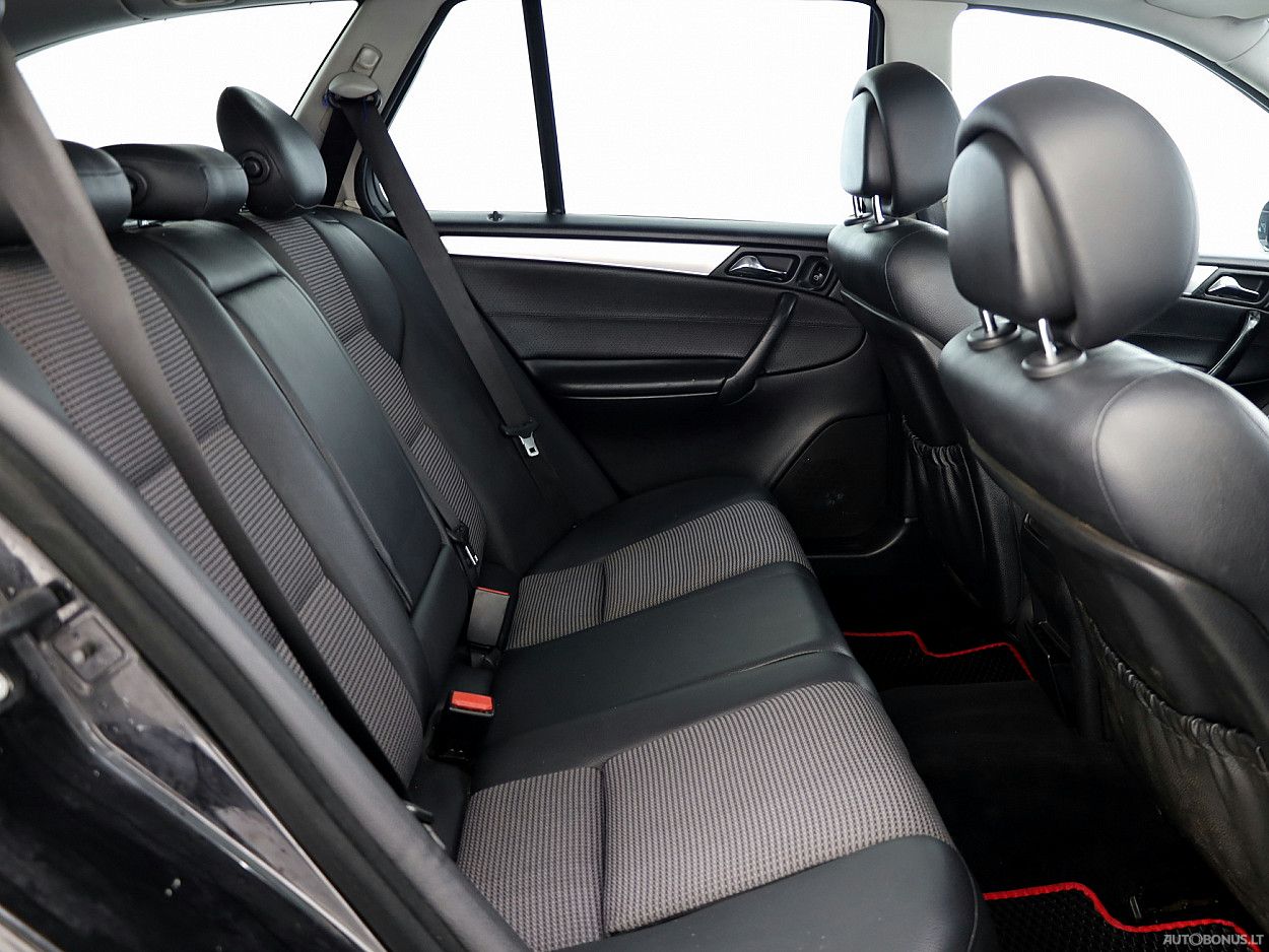 Mercedes-Benz C320 | 6