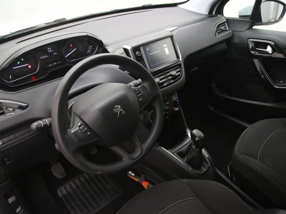 Peugeot 208 | 15