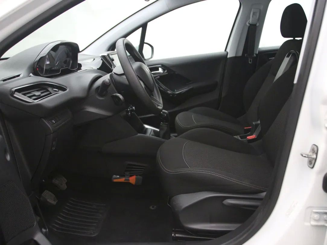 Peugeot 208 | 3