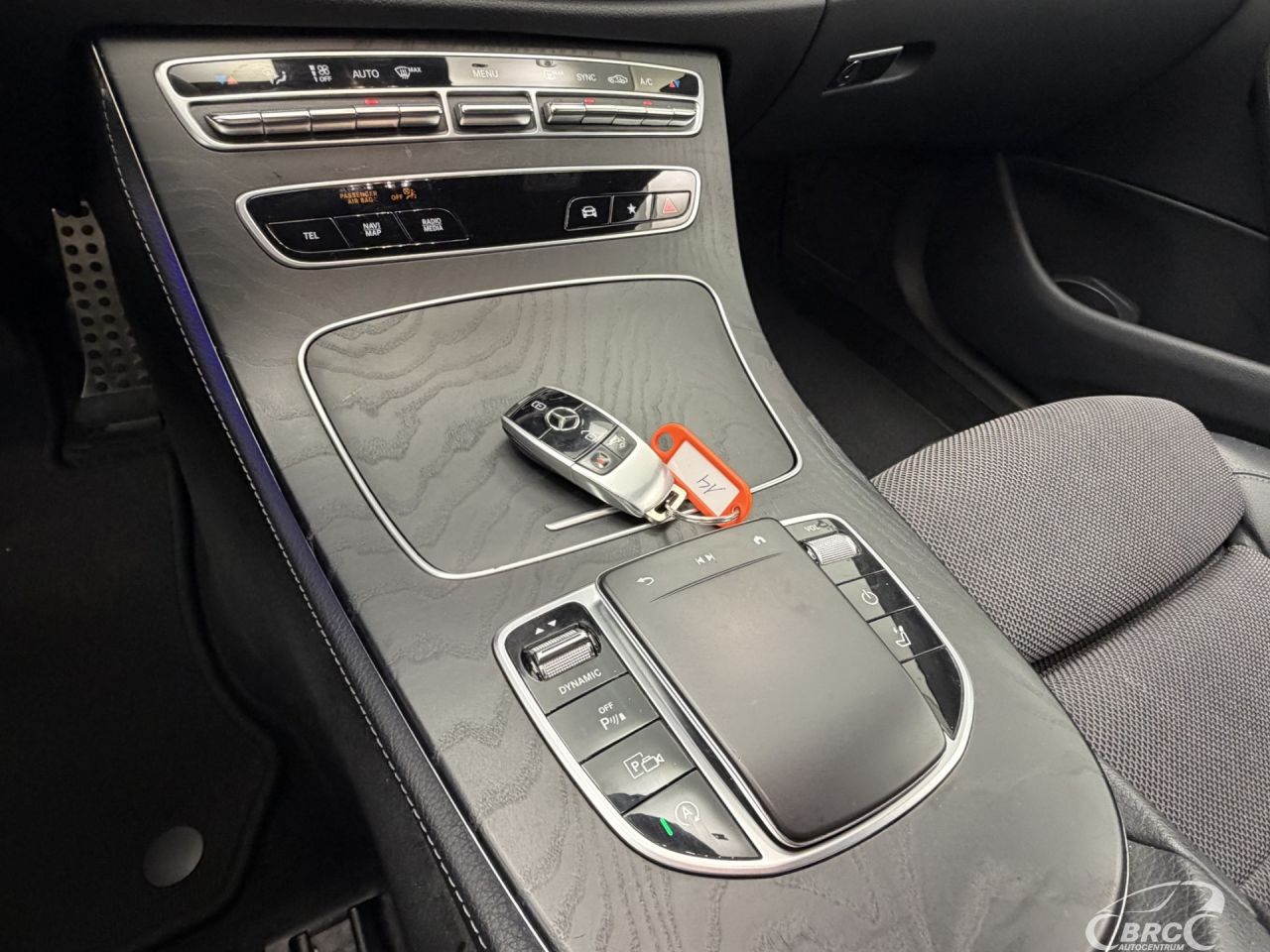 Mercedes-Benz E220 | 25