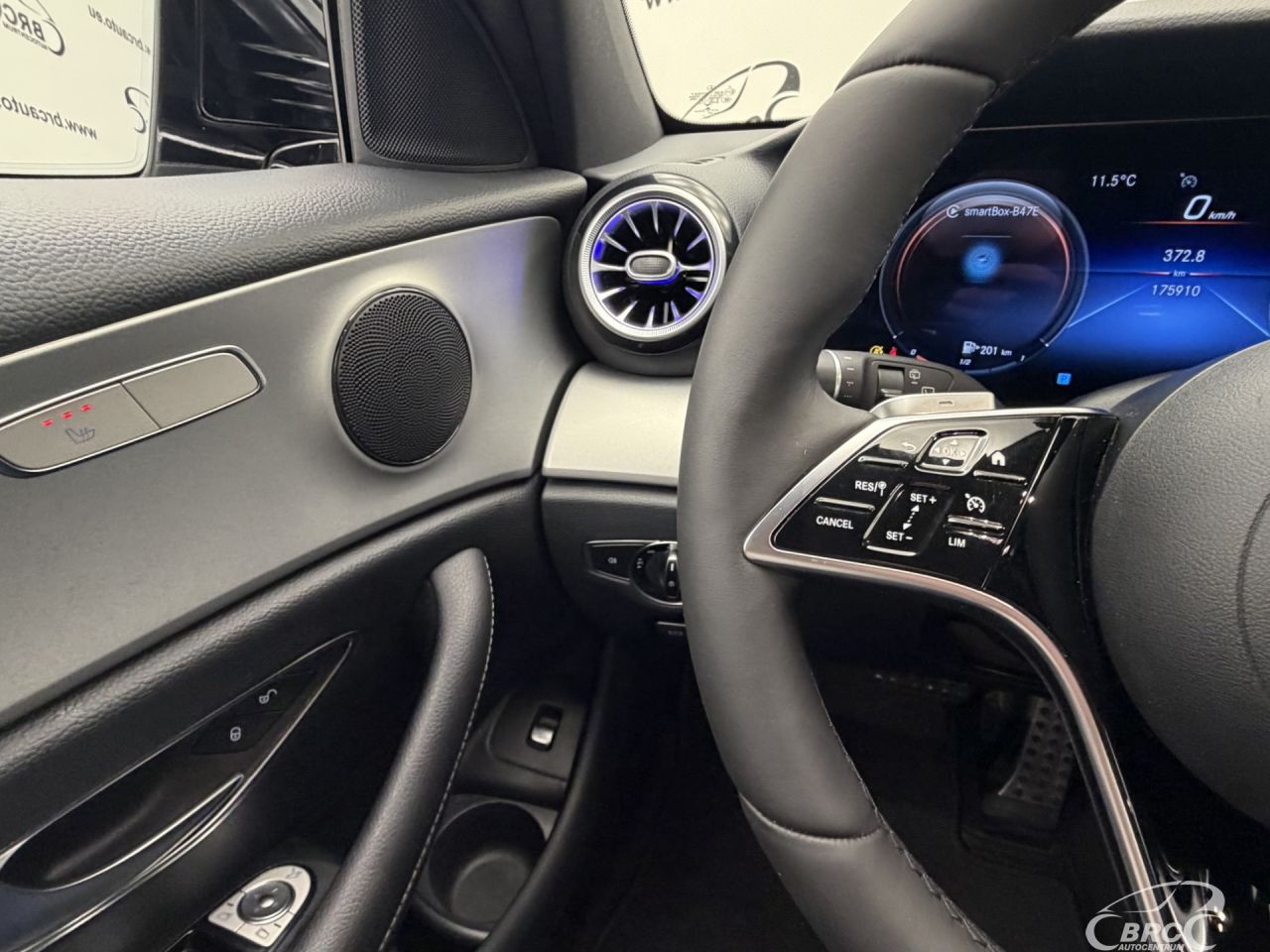 Mercedes-Benz E220 | 29