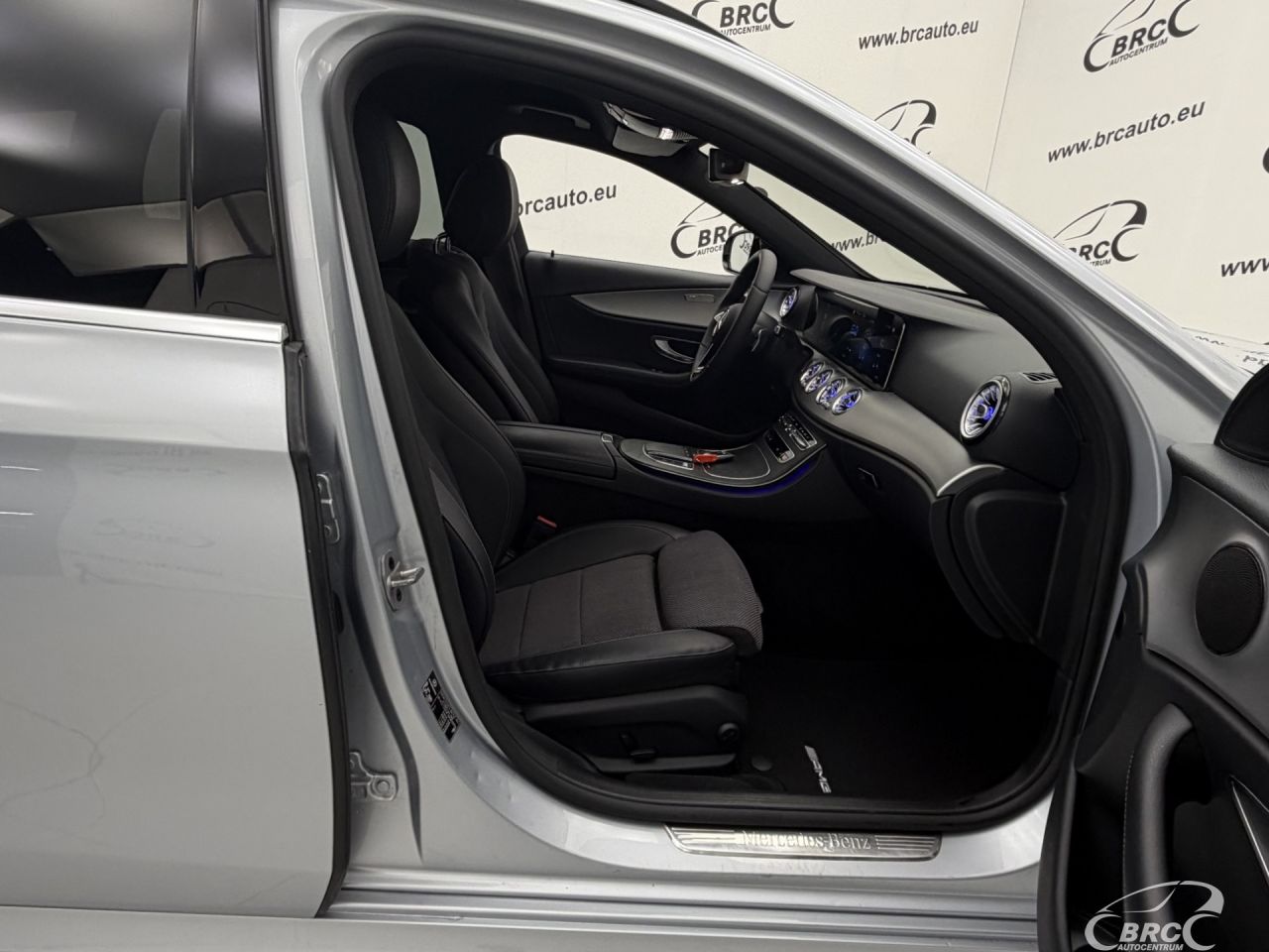 Mercedes-Benz E220 | 3