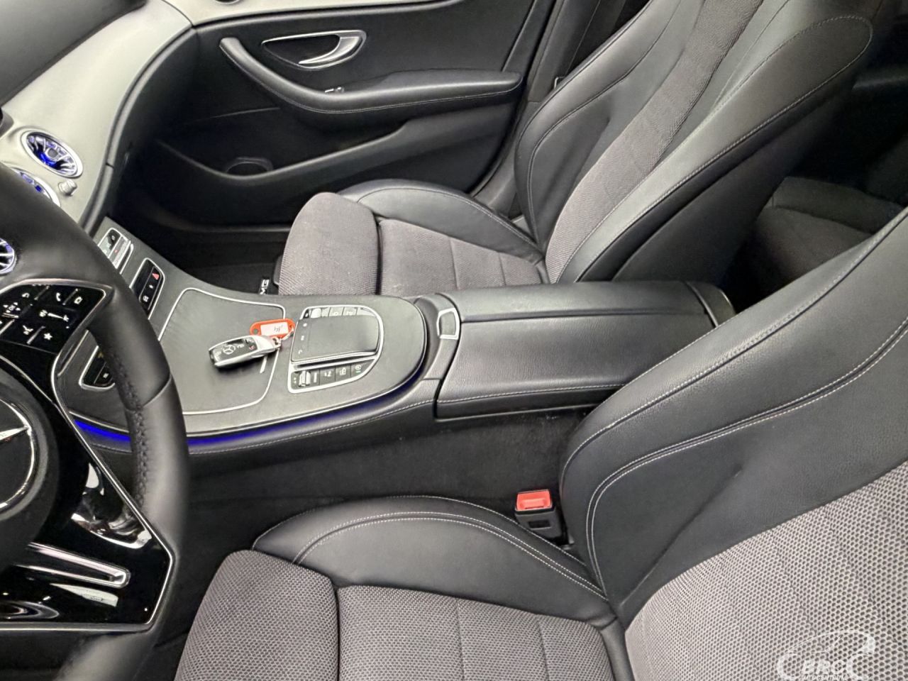 Mercedes-Benz E220 | 23