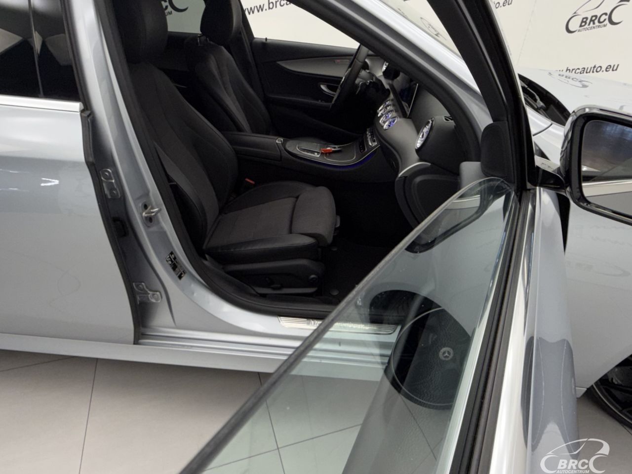 Mercedes-Benz E220 | 8