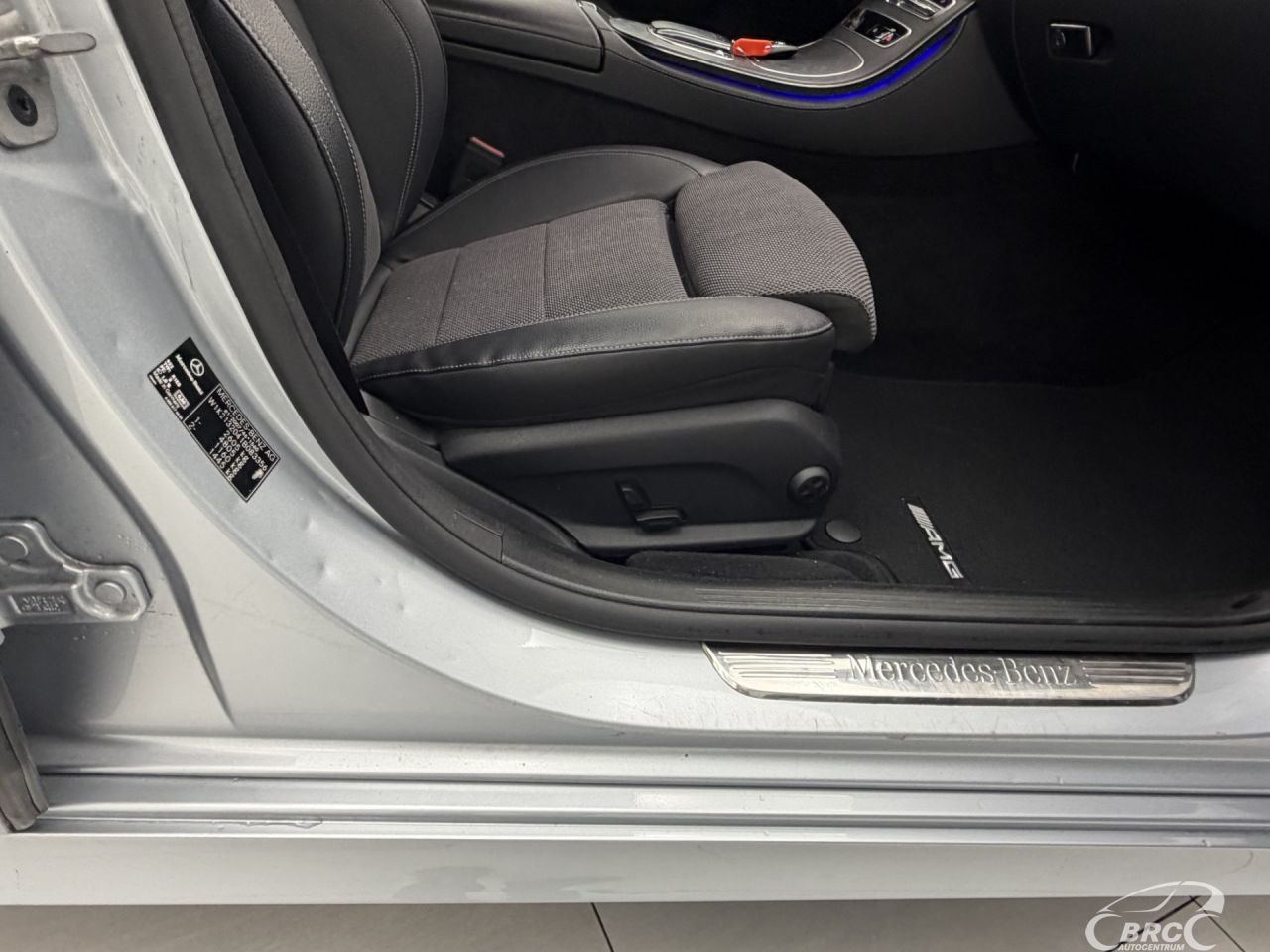 Mercedes-Benz E220 | 5