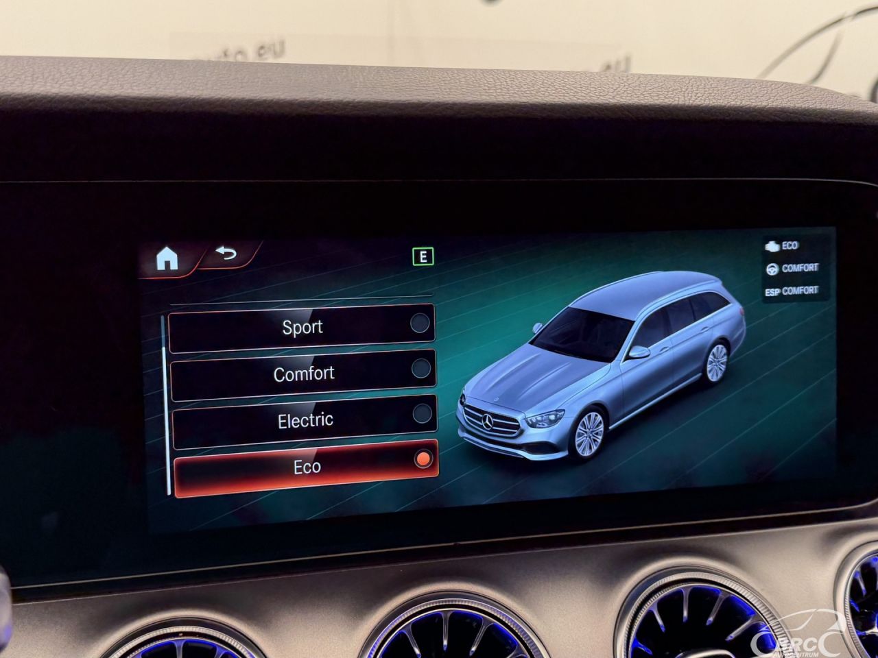 Mercedes-Benz E220 | 38