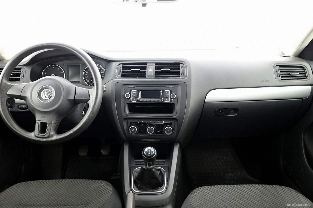 Volkswagen Jetta | 4