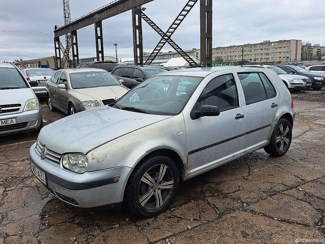 Volkswagen Golf | 1