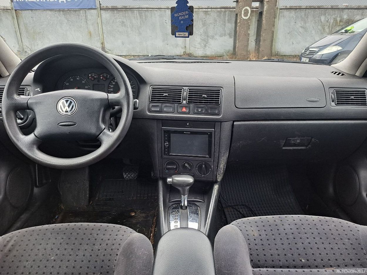 Volkswagen Golf | 4